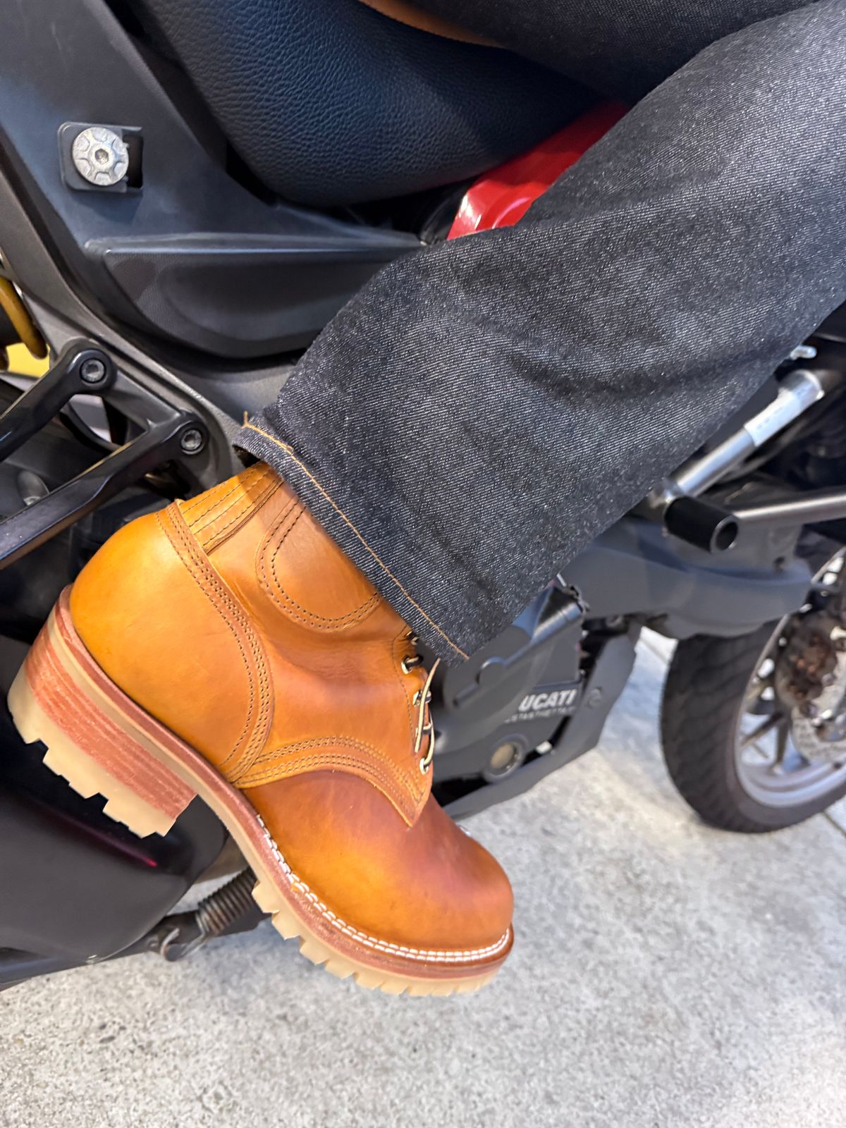 Photo by Shipwrx on January 22, 2026 of the Nicks MTO in Wickett & Craig Double Stuffed Mojave.