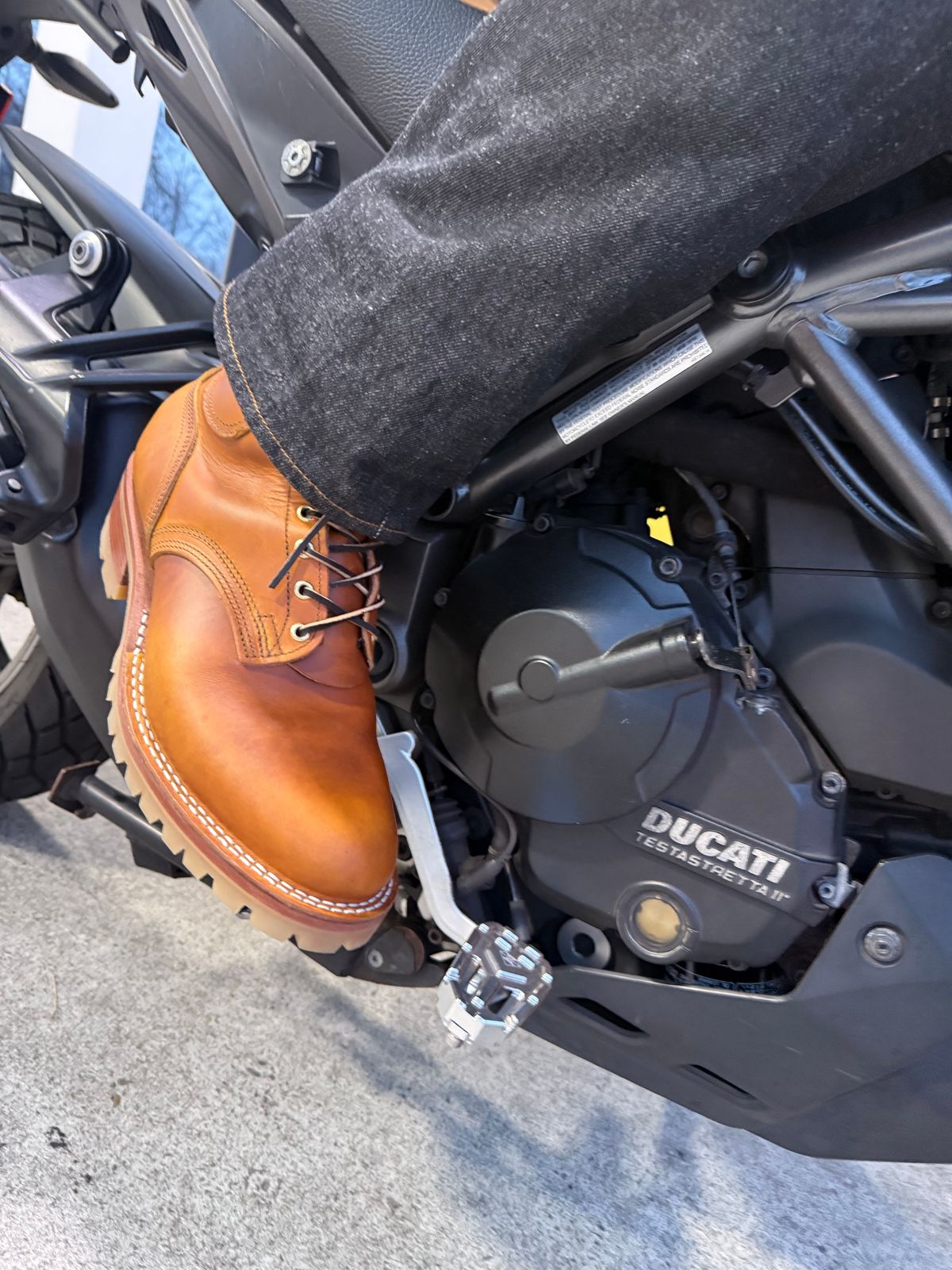 Photo by Shipwrx on January 22, 2026 of the Nicks MTO in Wickett & Craig Double Stuffed Mojave.