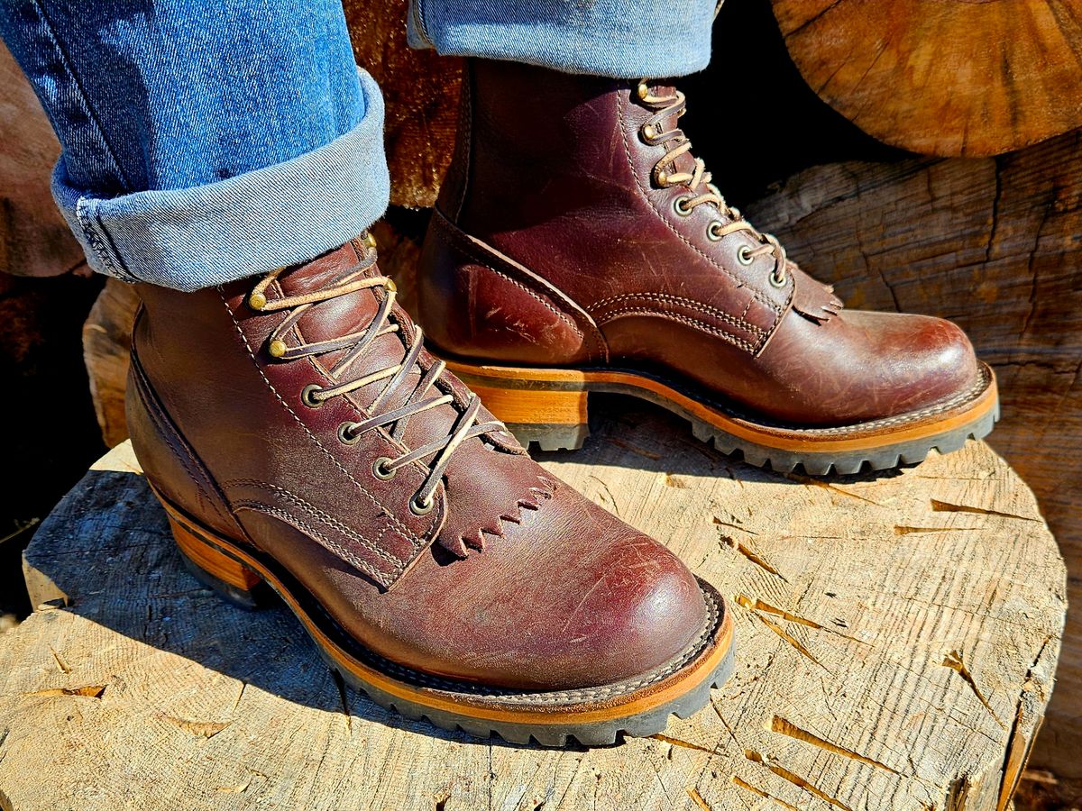 Photo by shipwreckwillie on November 4, 2024 of the Drew's Boots 10-inch Logger in Brown Smooth.