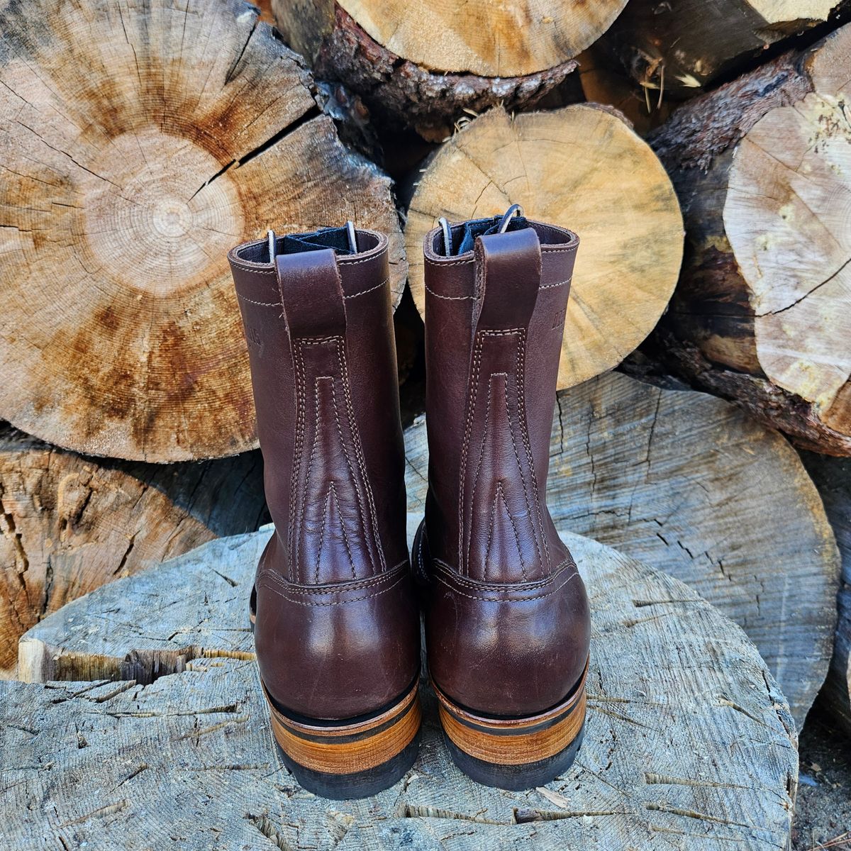 Photo by shipwreckwillie on November 4, 2024 of the Drew's Boots 10-inch Logger in Brown Smooth.