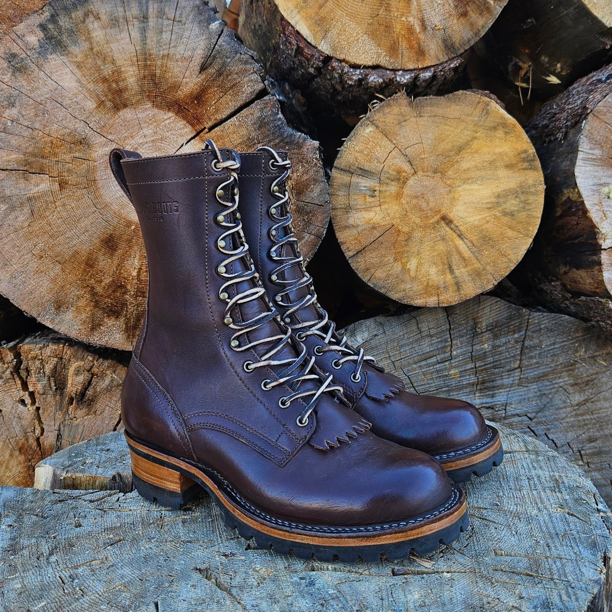 Photo by shipwreckwillie on November 4, 2024 of the Drew's Boots 10-inch Logger in Brown Smooth.