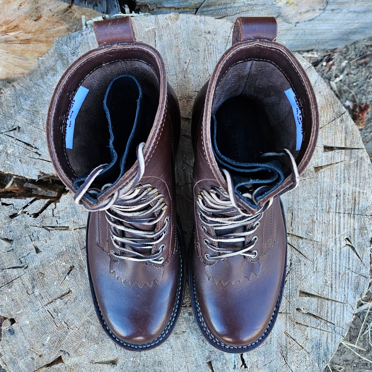 Photo by shipwreckwillie on November 4, 2024 of the Drew's Boots 10-inch Logger in Brown Smooth.