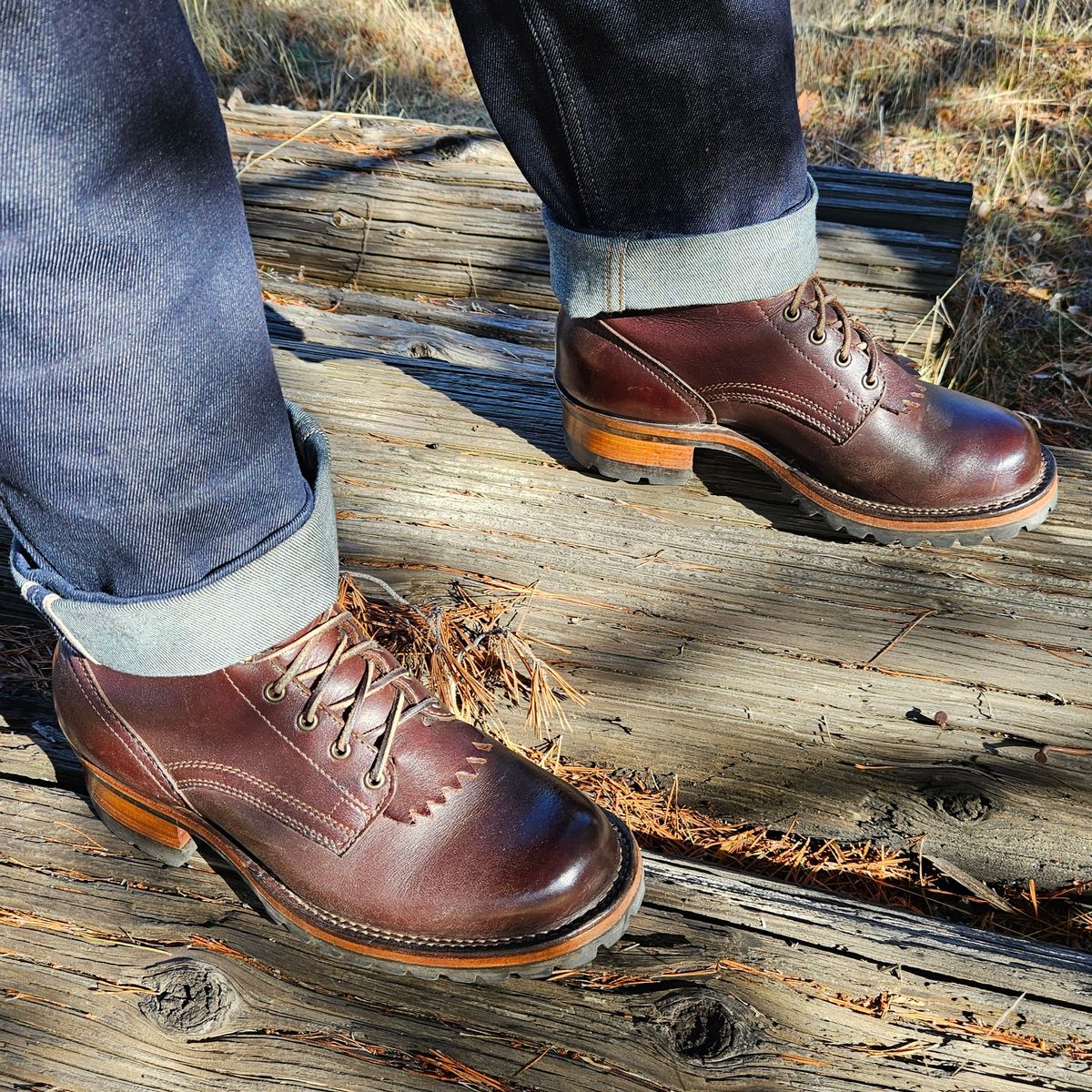 Photo by shipwreckwillie on January 17, 2025 of the Drew's Boots 10-inch Logger in Brown Smooth.