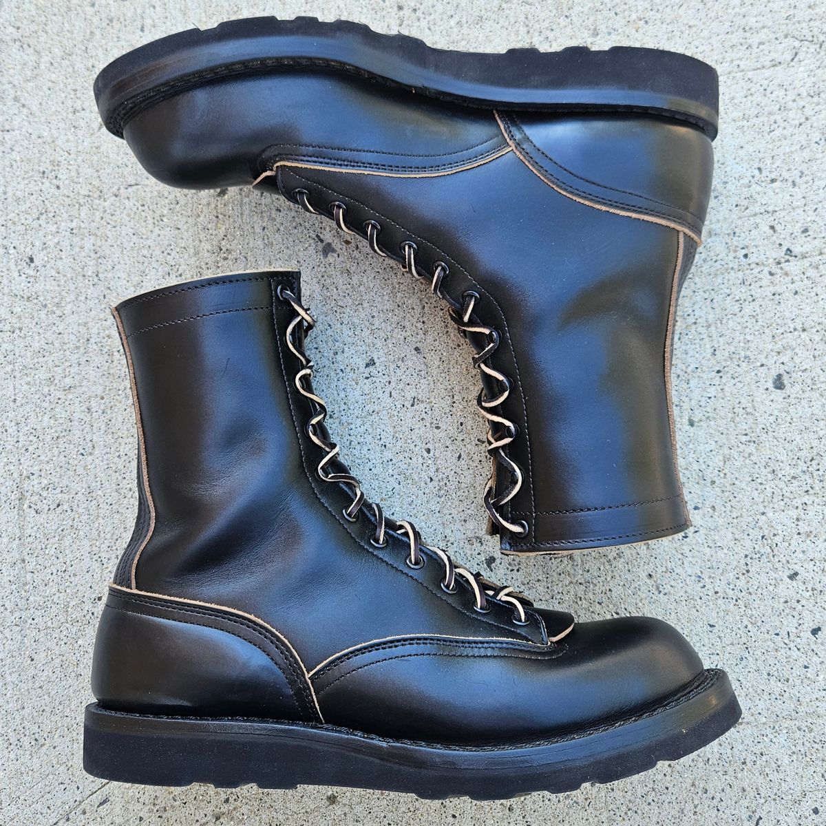 Photo by shipwreckwillie on July 25, 2025 of the Nicks Lace To Toe in Horween Black Chromexcel.
