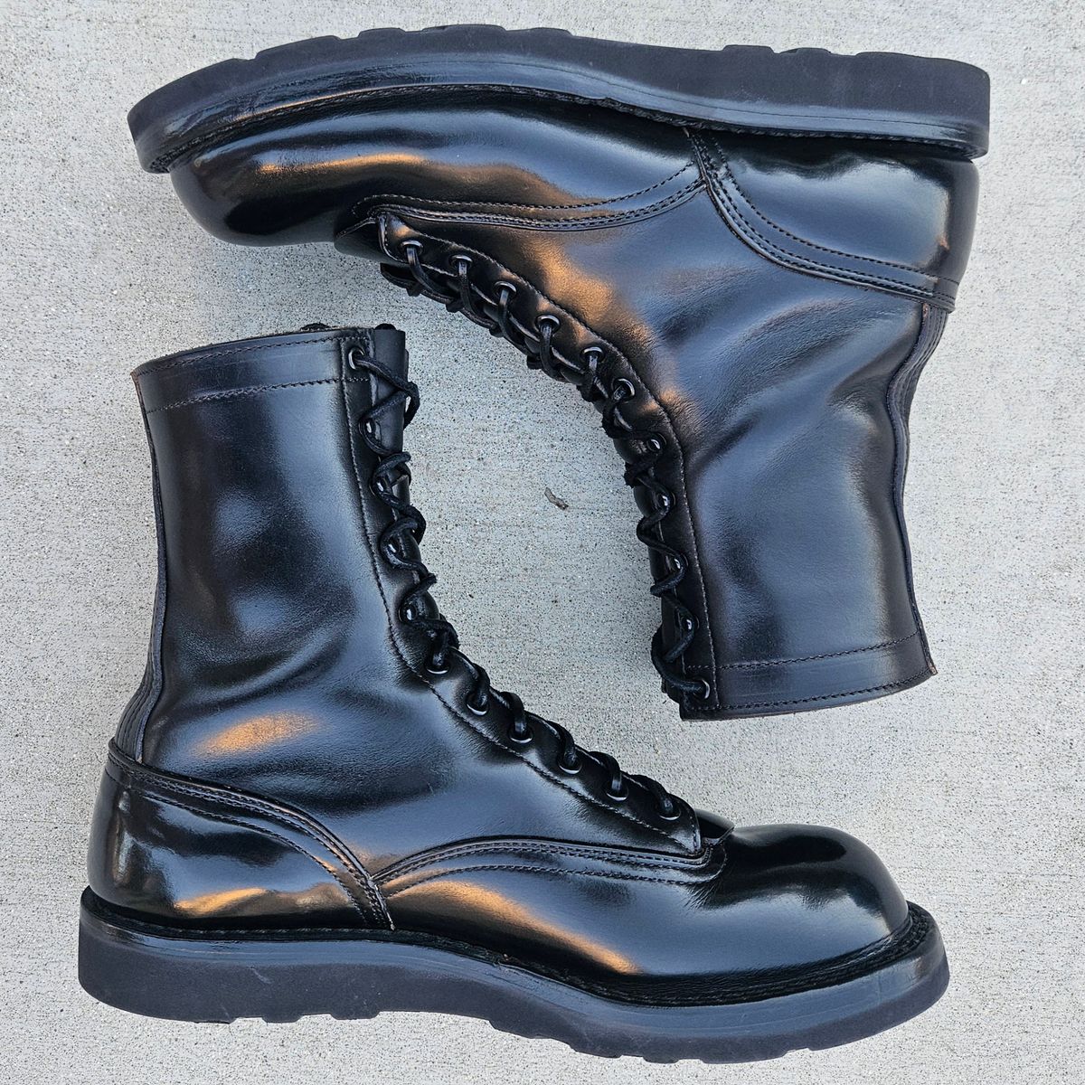 Photo by shipwreckwillie on August 12, 2025 of the Nicks Lace To Toe in Horween Black Chromexcel.