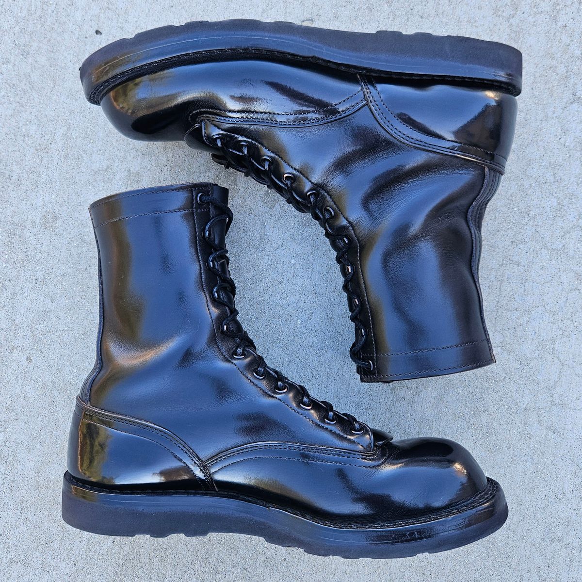 Photo by shipwreckwillie on October 20, 2025 of the Nicks Lace To Toe in Horween Black Chromexcel.