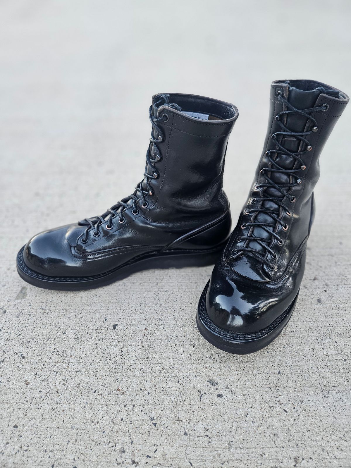 Photo by shipwreckwillie on March 13, 2026 of the Nicks Lace To Toe in Horween Black Chromexcel.