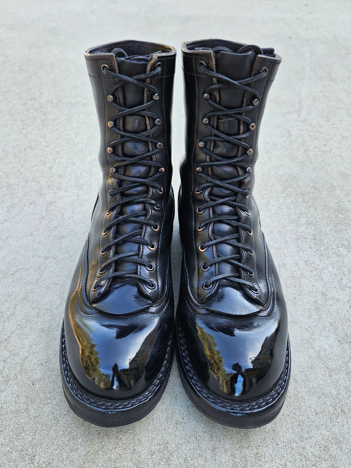 Photo by shipwreckwillie on May 11, 2026 of the Nicks Lace To Toe in Horween Black Chromexcel.