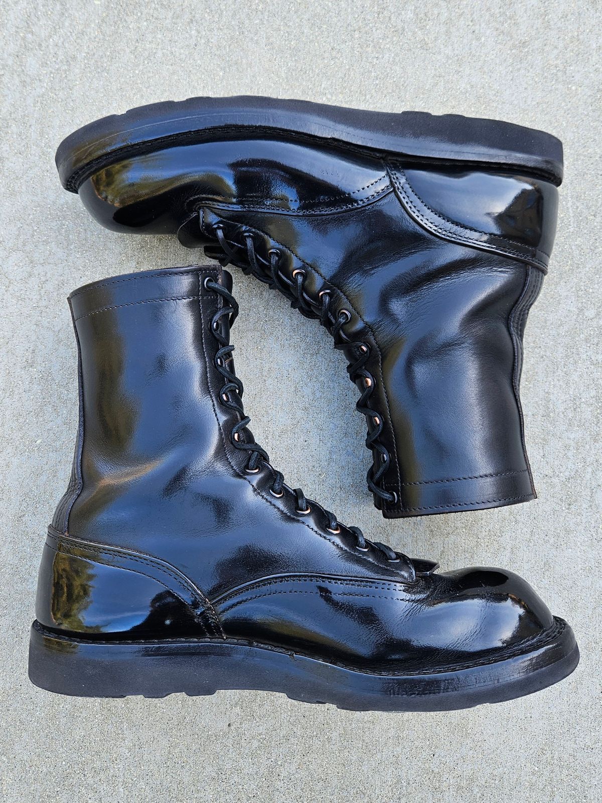 Photo by shipwreckwillie on May 11, 2026 of the Nicks Lace To Toe in Horween Black Chromexcel.