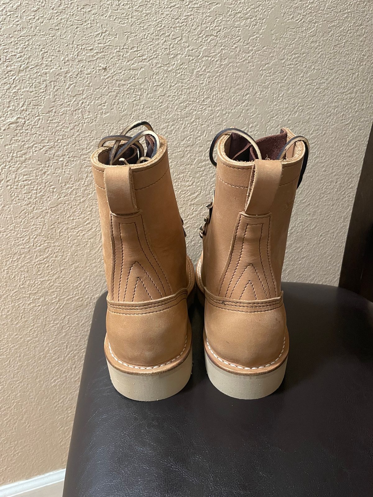 Photo by KuKuSparky on October 1, 2024 of the Nicks Moc Toe Pro in Seidel 1964 Tan.
