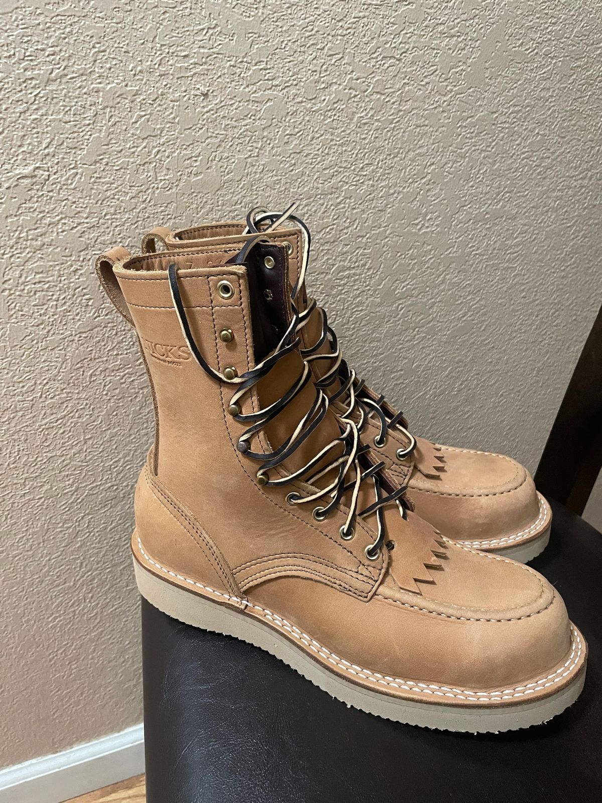 Photo by KuKuSparky on October 1, 2024 of the Nicks Moc Toe Pro in Seidel 1964 Tan.