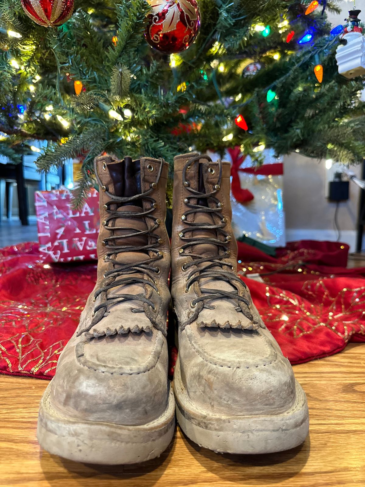 Photo by KuKuSparky on December 5, 2024 of the Nicks Moc Toe Pro in Seidel 1964 Tan.