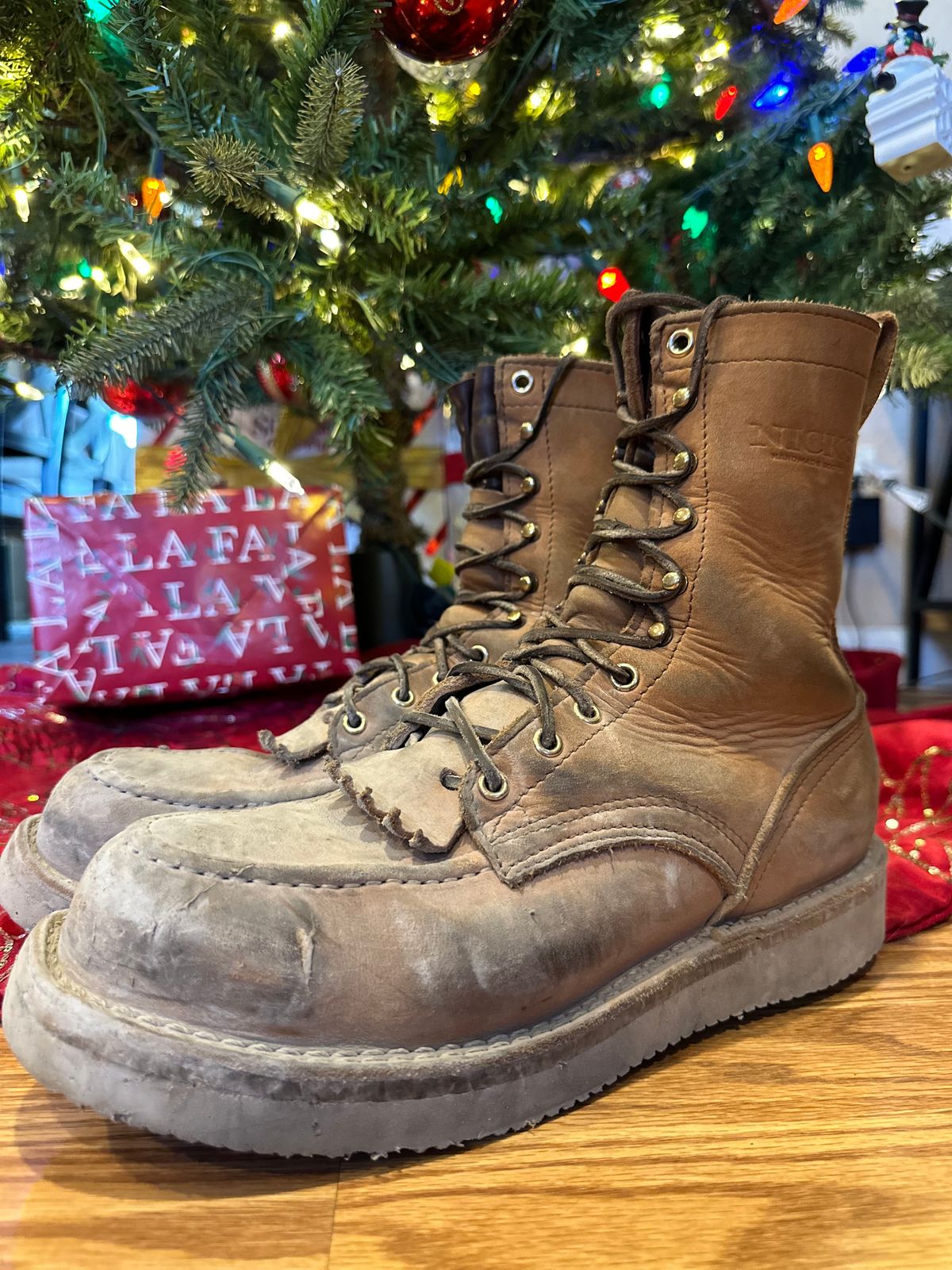 Photo by KuKuSparky on December 5, 2024 of the Nicks Moc Toe Pro in Seidel 1964 Tan.