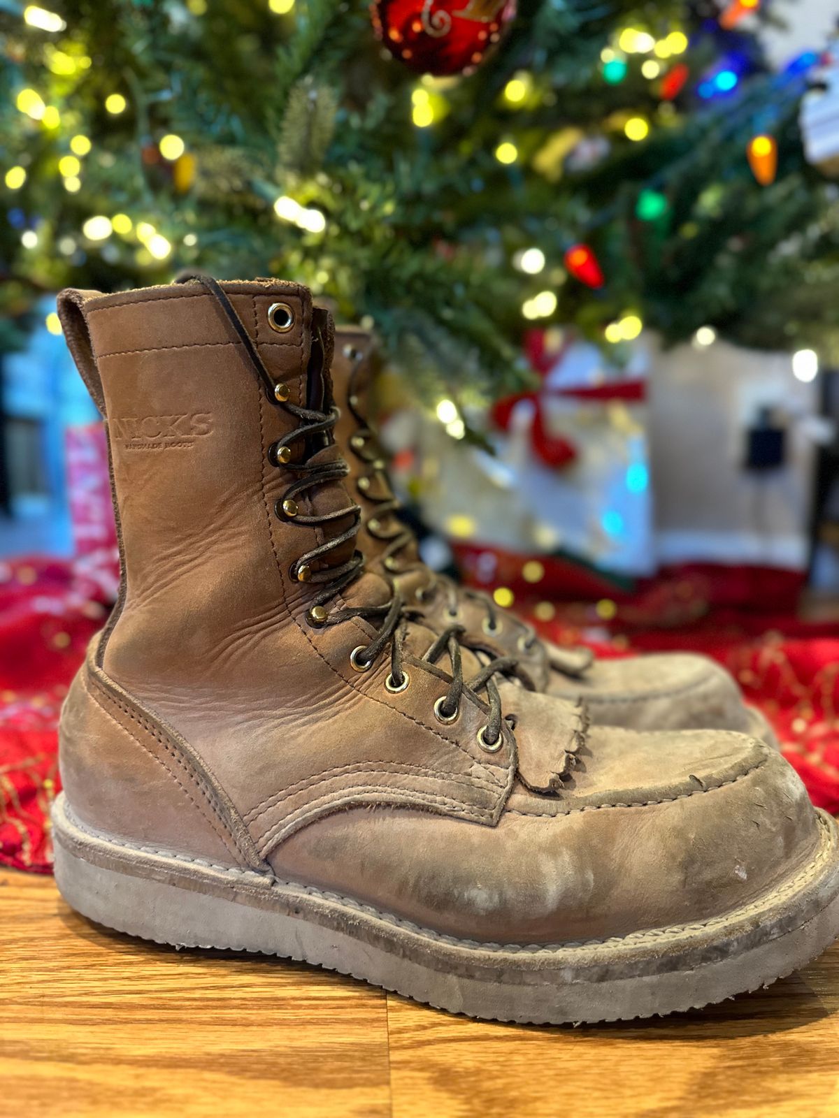 Photo by KuKuSparky on December 5, 2024 of the Nicks Moc Toe Pro in Seidel 1964 Tan.