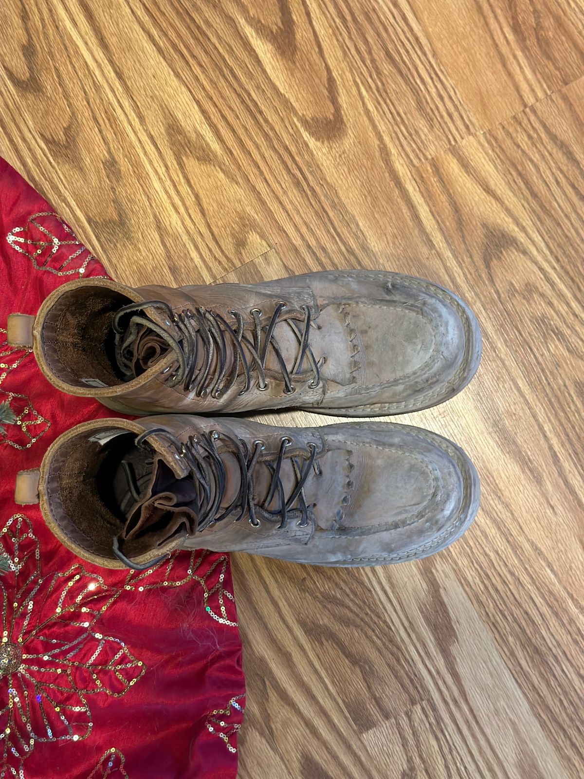 Photo by KuKuSparky on December 5, 2024 of the Nicks Moc Toe Pro in Seidel 1964 Tan.