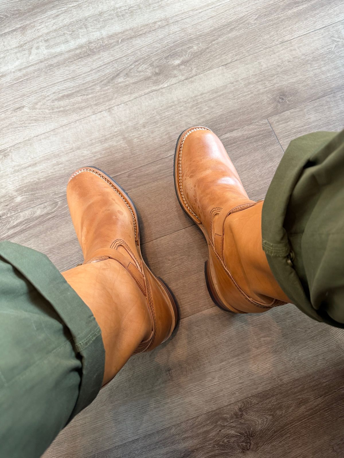 Photo by BigDawg308 on March 24, 2026 of the Wesco Mister Lou in Maryam Vachetta Natural Horsebutt.