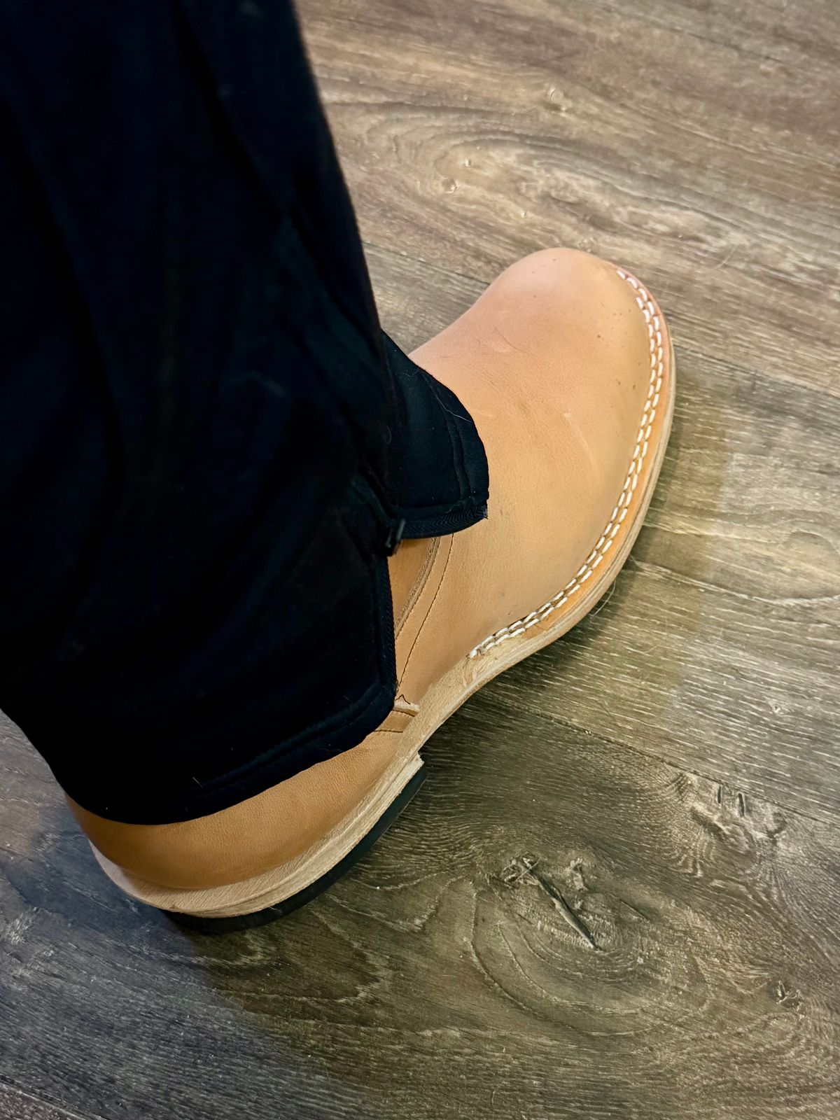 Photo by BigDawg308 on December 15, 2025 of the Nicks Doc Wellington in Horween Light Natural Dublin.