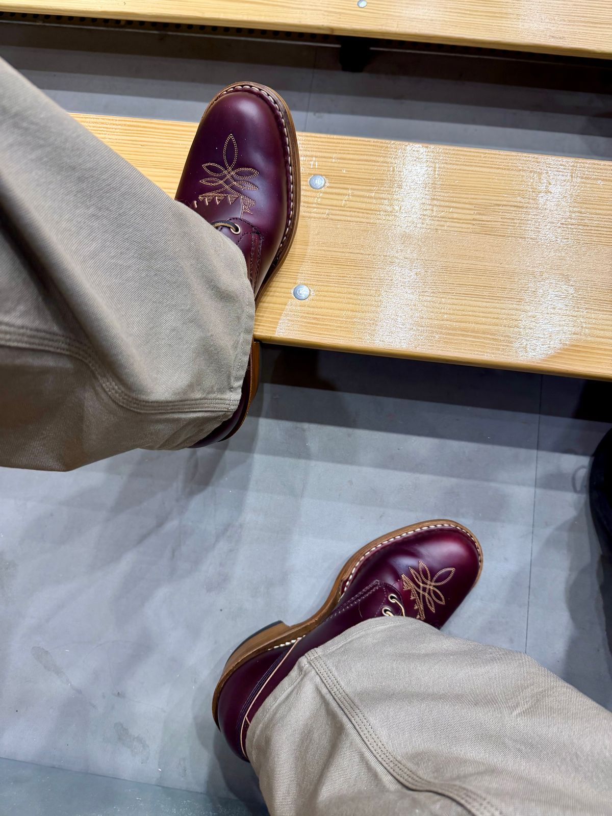 Photo by BigDawg308 on December 15, 2025 of the White's Packer in Horween Burgundy Chromexcel Horsehide.