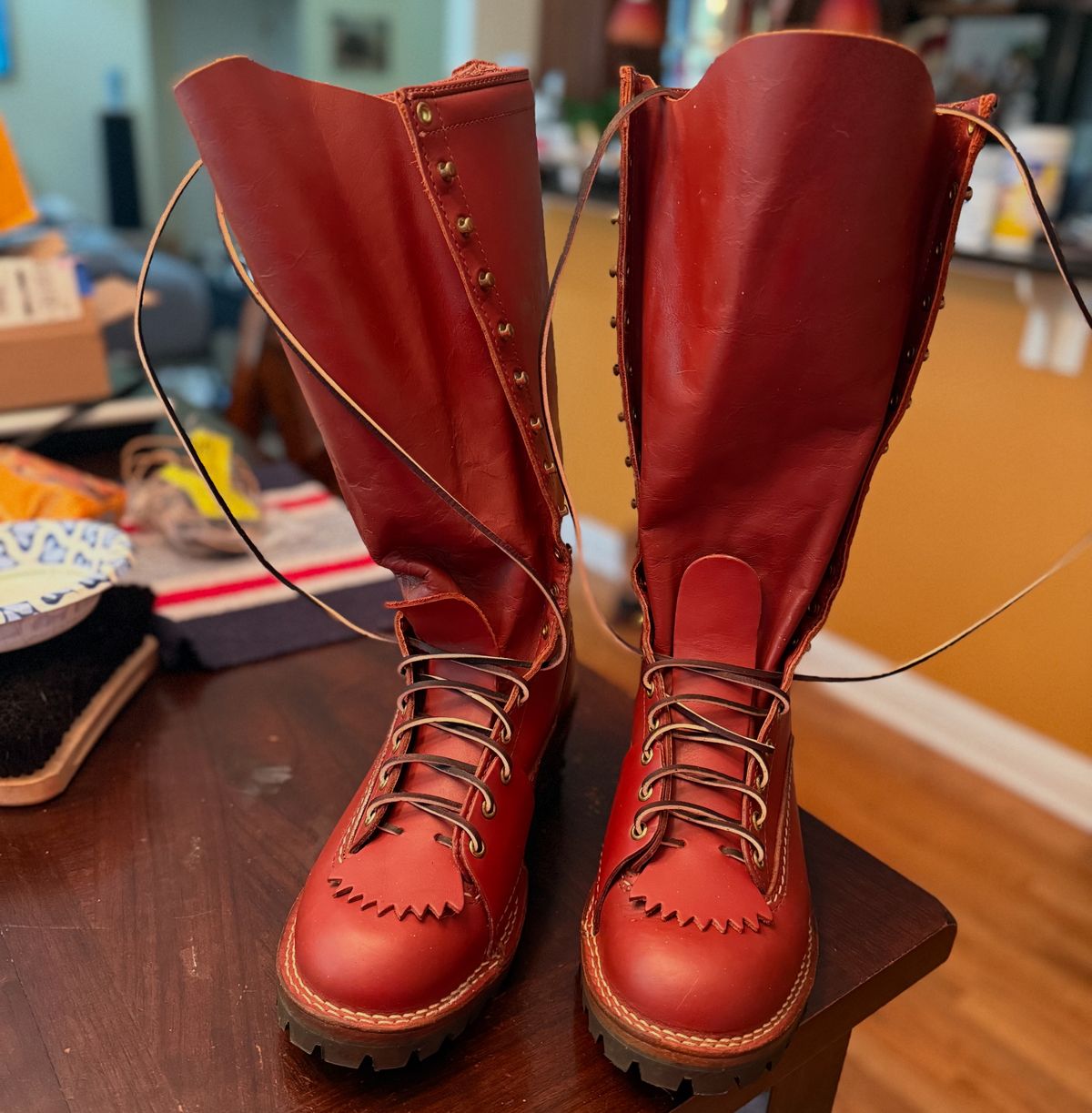 Photo by BigDawg308 on May 18, 2025 of the Wesco Highliner in Seidel Redwood Oil Tan.