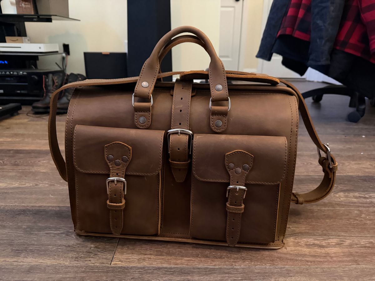 Photo by BigDawg308 on January 15, 2026 of the Saddleback Leather Co. Barrister’s Briefcase in Saddleback Leather Co. Tobacco.