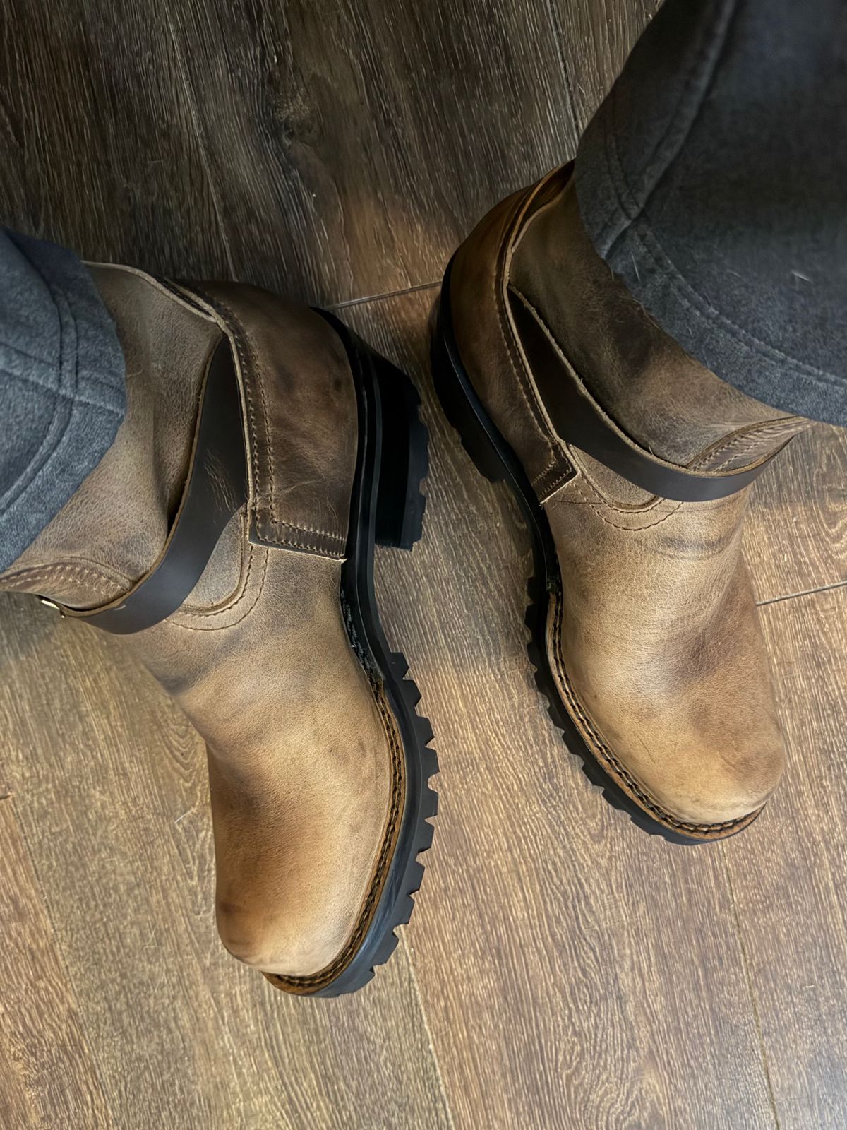 Photo by BigDawg308 on November 30, 2025 of the Nicks Pullman in Horween Predator Natural.