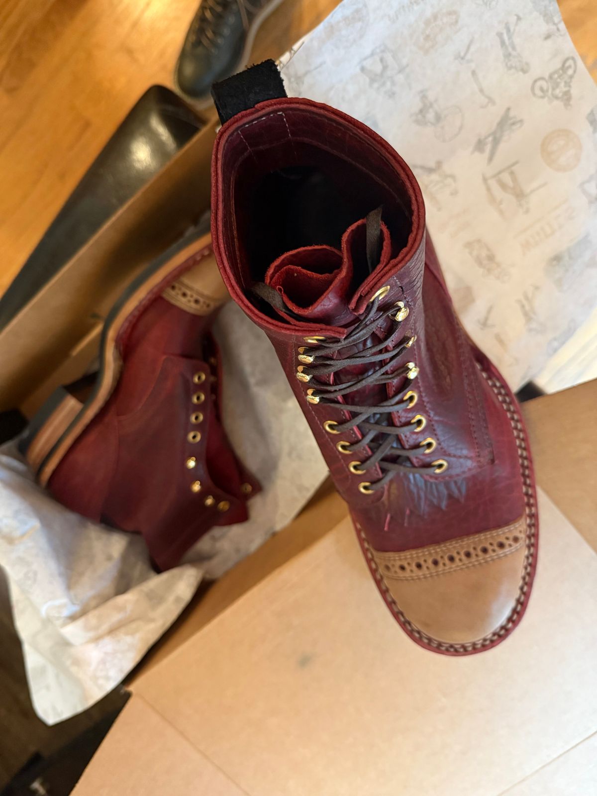 Photo by BigDawg308 on April 24, 2025 of the White's 350 Cruiser in Black Cherry Shrunken Calf & French Almond Shrunken Calf.