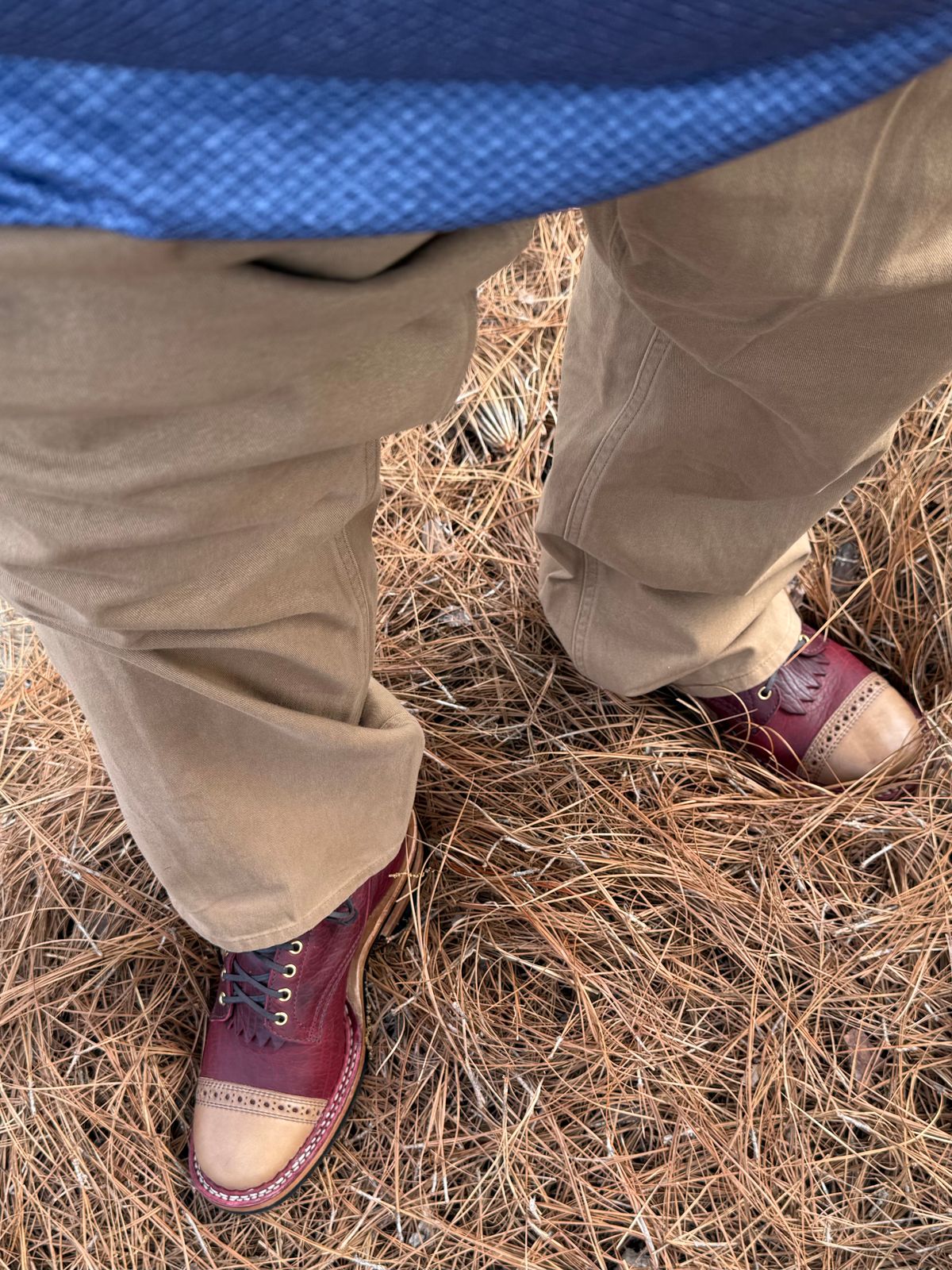 Photo by BigDawg308 on April 27, 2025 of the White's 350 Cruiser in Black Cherry Shrunken Calf & French Almond Shrunken Calf.