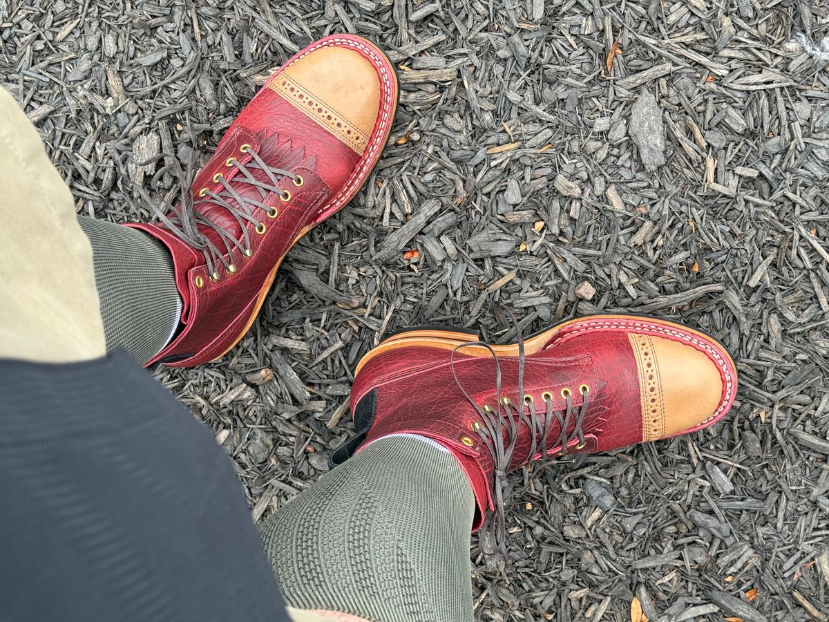 Photo by BigDawg308 on April 24, 2025 of the White's 350 Cruiser in Black Cherry Shrunken Calf & French Almond Shrunken Calf.