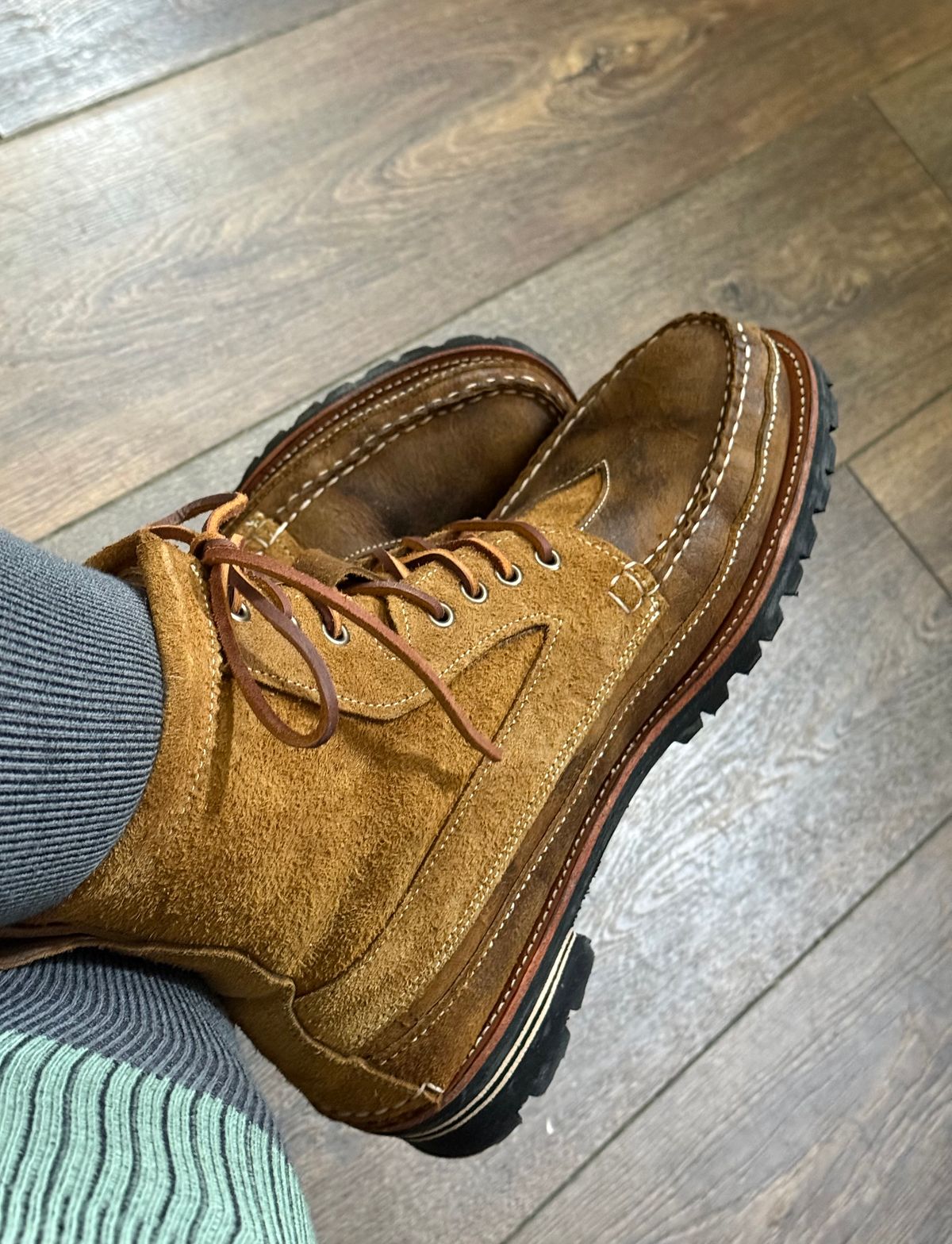 Photo by BigDawg308 on August 19, 2025 of the Easymoc Rangeley in C.F. Stead Waxed Elk & C.F. Stead Snuff Waxed Kudu.