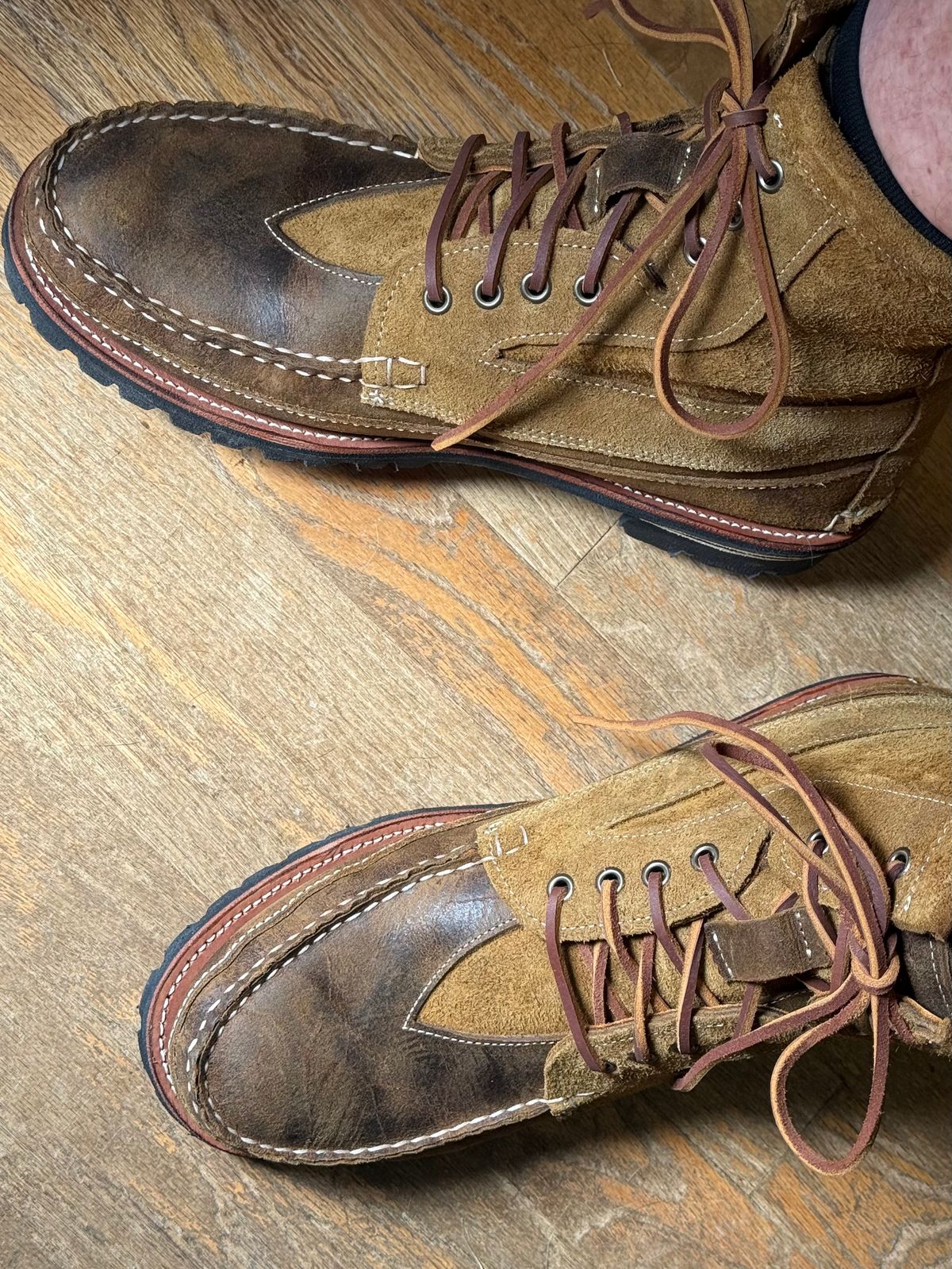 Photo by BigDawg308 on August 6, 2025 of the Easymoc Rangeley in C.F. Stead Waxed Elk & C.F. Stead Snuff Waxed Kudu.