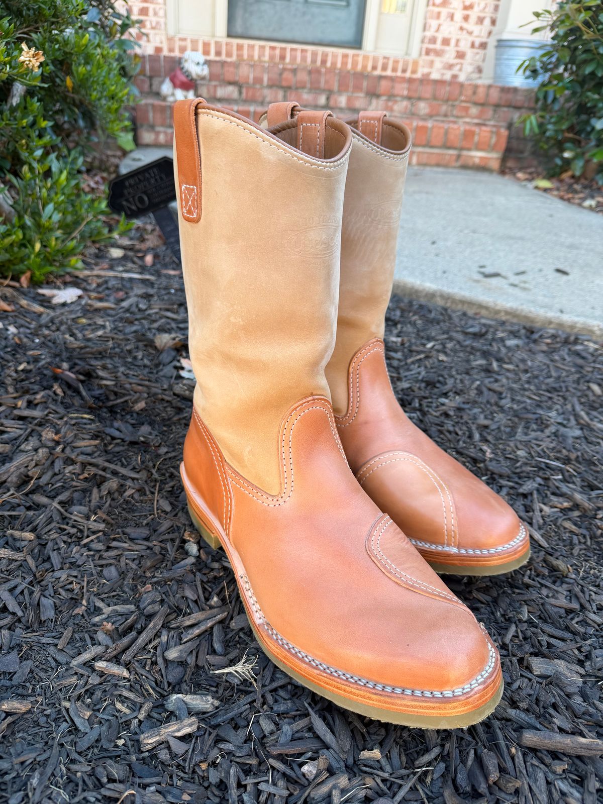 Photo by BigDawg308 on October 14, 2025 of the Wesco Morrison in Maryam Natural Horsebutt & Seidel Burlap.