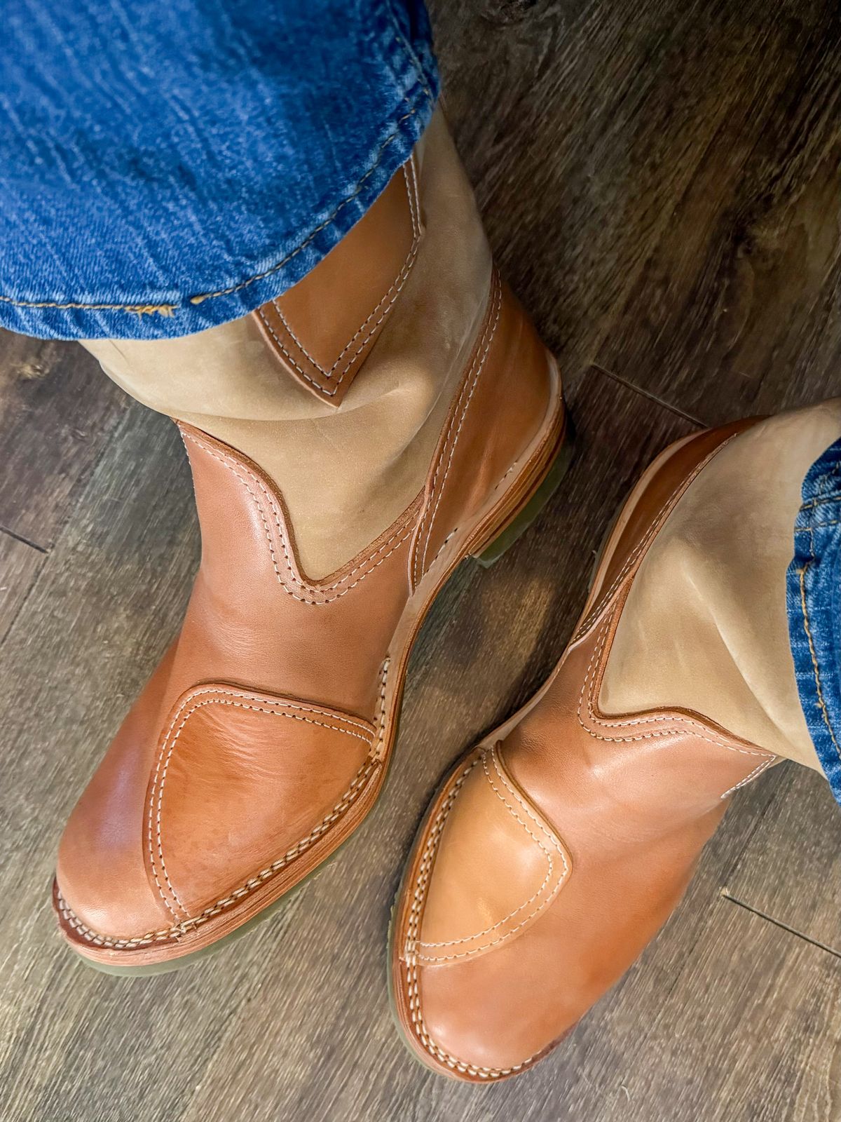 Photo by BigDawg308 on October 17, 2025 of the Wesco Morrison in Maryam Natural Horsebutt & Seidel Burlap.