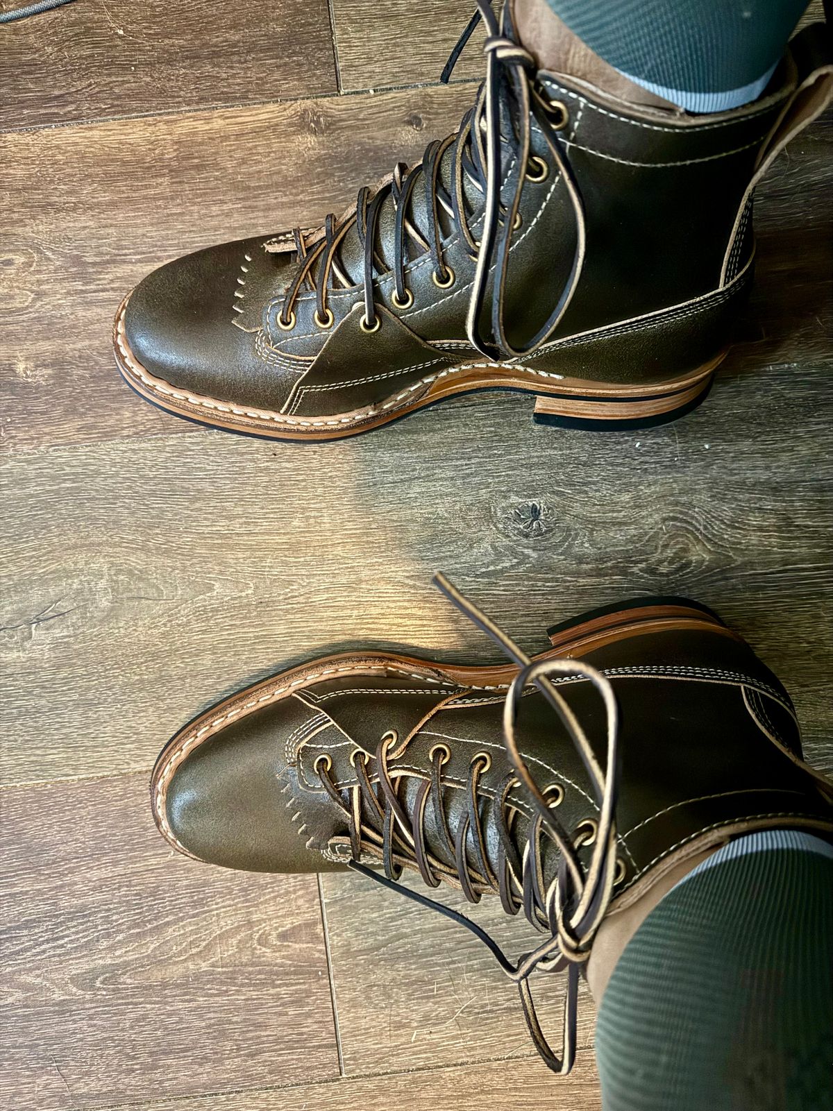 Photo by BigDawg308 on August 27, 2025 of the White's x Division Road LTT Lineman 350 in Horween Olive Waxed Flesh.