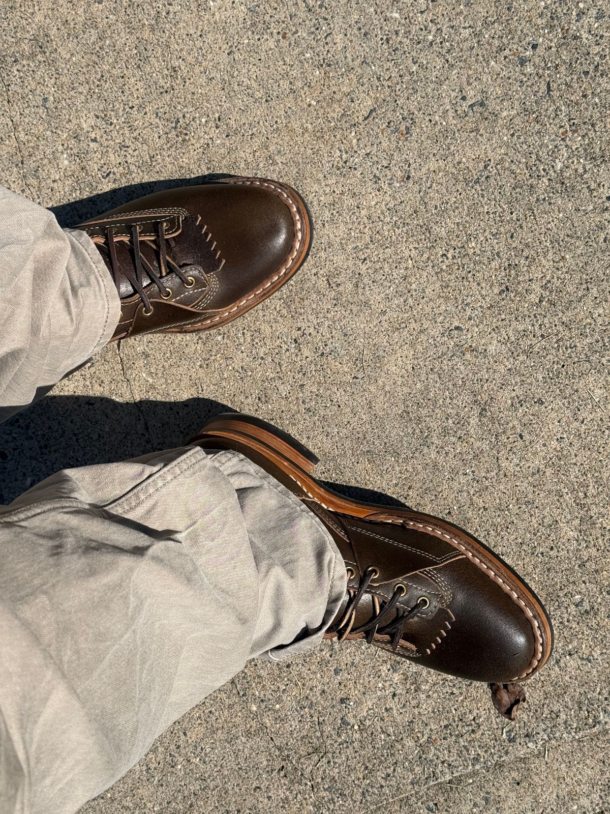 Photo by BigDawg308 on September 15, 2025 of the White's x Division Road LTT Lineman 350 in Horween Olive Waxed Flesh.