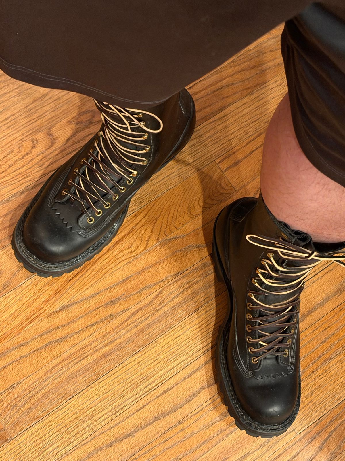 Photo by BigDawg308 on December 18, 2025 of the White's Smokejumper in Seidel Black Oil Tan.