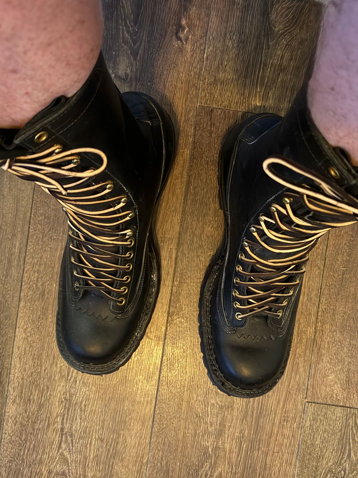 Photo by BigDawg308 on December 18, 2025 of the White's Smokejumper in Seidel Black Oil Tan.