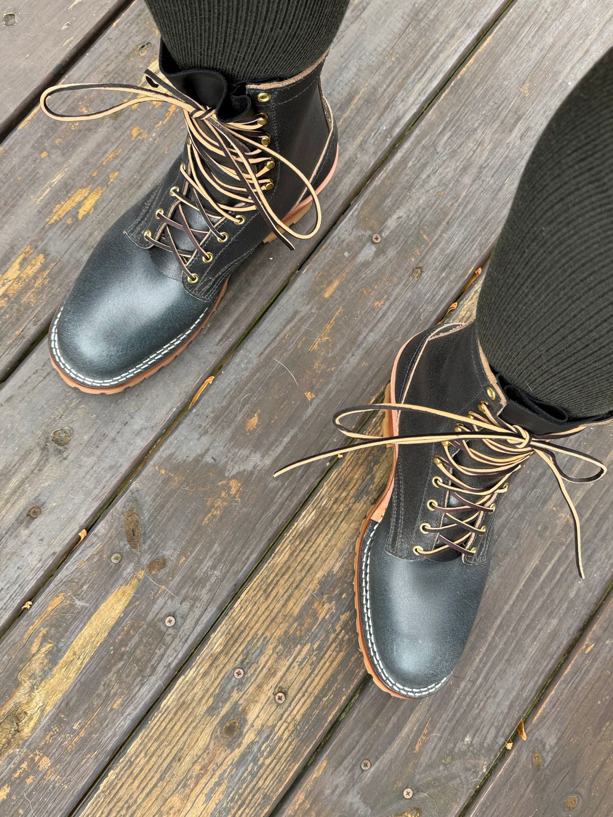 Photo by BigDawg308 on December 6, 2025 of the Nicks Urban Logger in Horween Pacific Waxed Flesh.