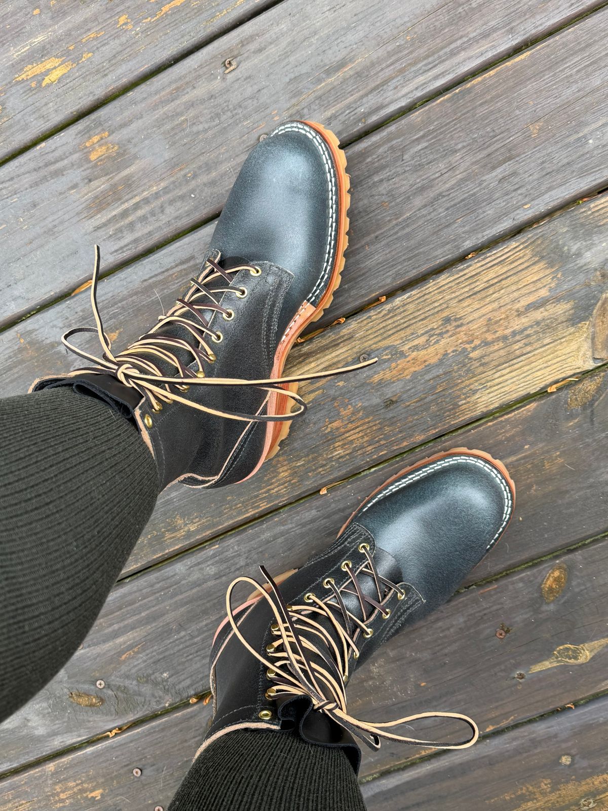 Photo by BigDawg308 on December 6, 2025 of the Nicks Urban Logger in Horween Pacific Waxed Flesh.