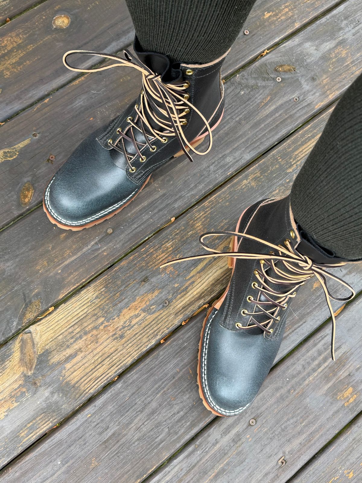 Photo by BigDawg308 on December 6, 2025 of the Nicks Urban Logger in Horween Pacific Waxed Flesh.