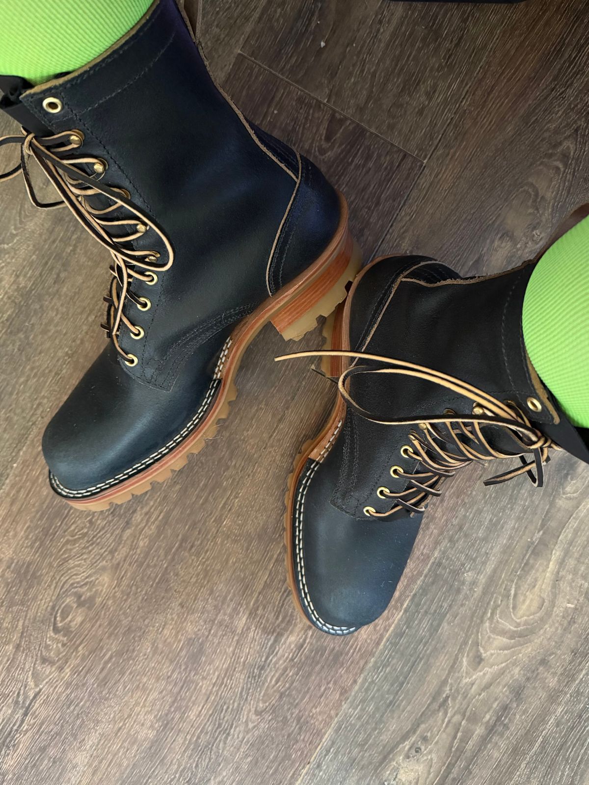 Photo by BigDawg308 on December 28, 2025 of the Nicks Urban Logger in Horween Pacific Waxed Flesh.