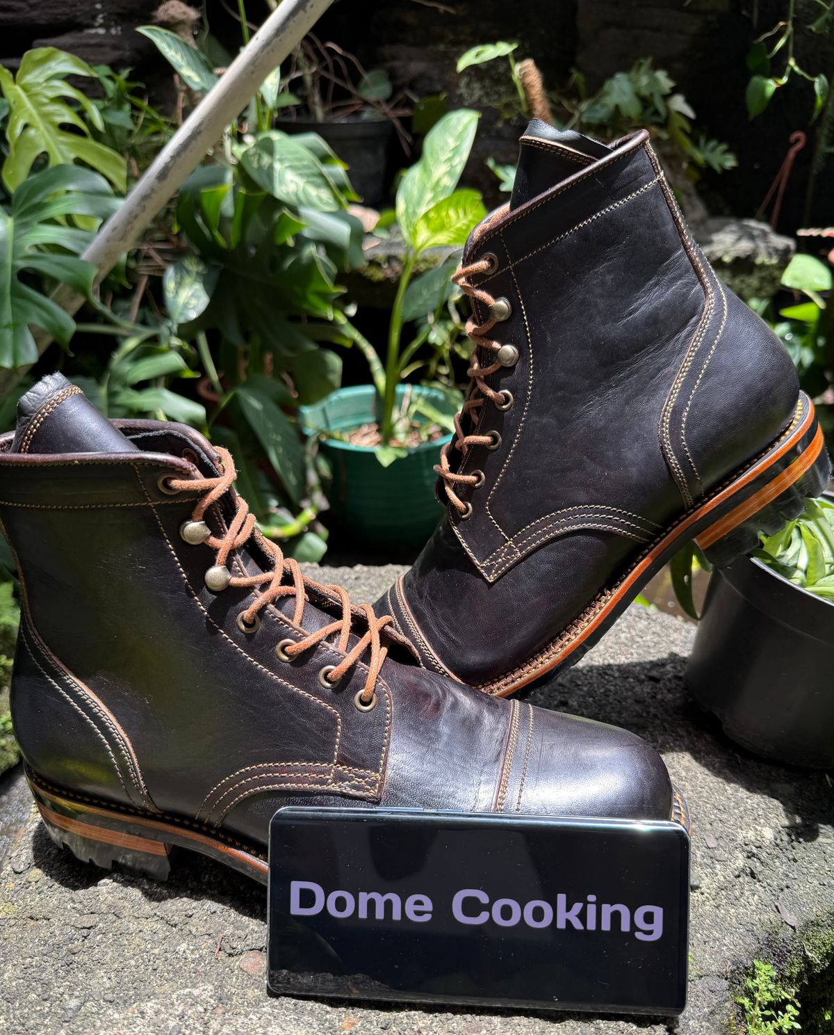 Photo by dije on November 3, 2025 of the Fortis Boots Dakar Captoe Boots in Gallun Cognac HB Horsebutt & Overdyed Black.