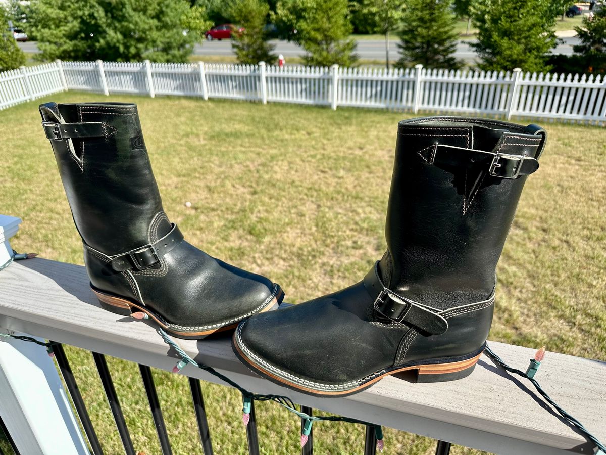 Photo by FunkyMonk78 on June 27, 2024 of the Wesco Mister Lou in Maryam Petrolio Waxed Black Horsehide.