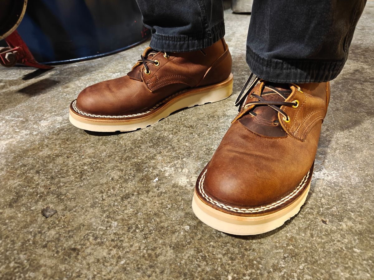 Photo by HelmutDuck on January 21, 2026 of the Nicks Traveler in Horween Orange Predator.