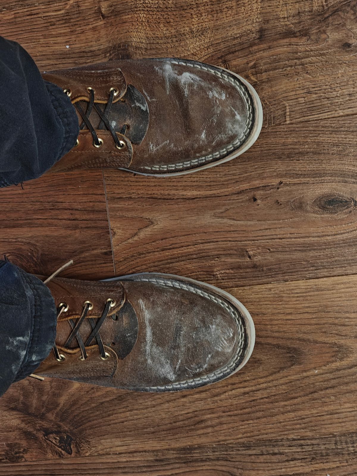 Photo by HelmutDuck on February 25, 2026 of the Nicks Traveler in Horween Orange Predator.