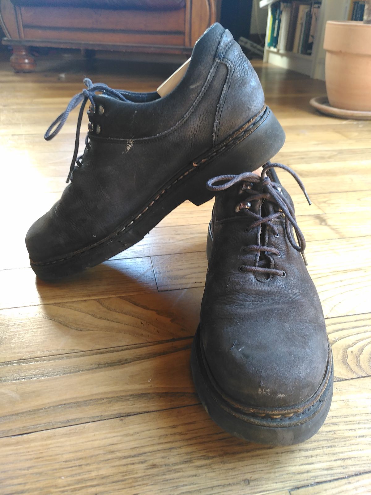 Photo by dancinggoat on March 13, 2024 of the Paraboot Unknown Model in Unknown Nubuck.