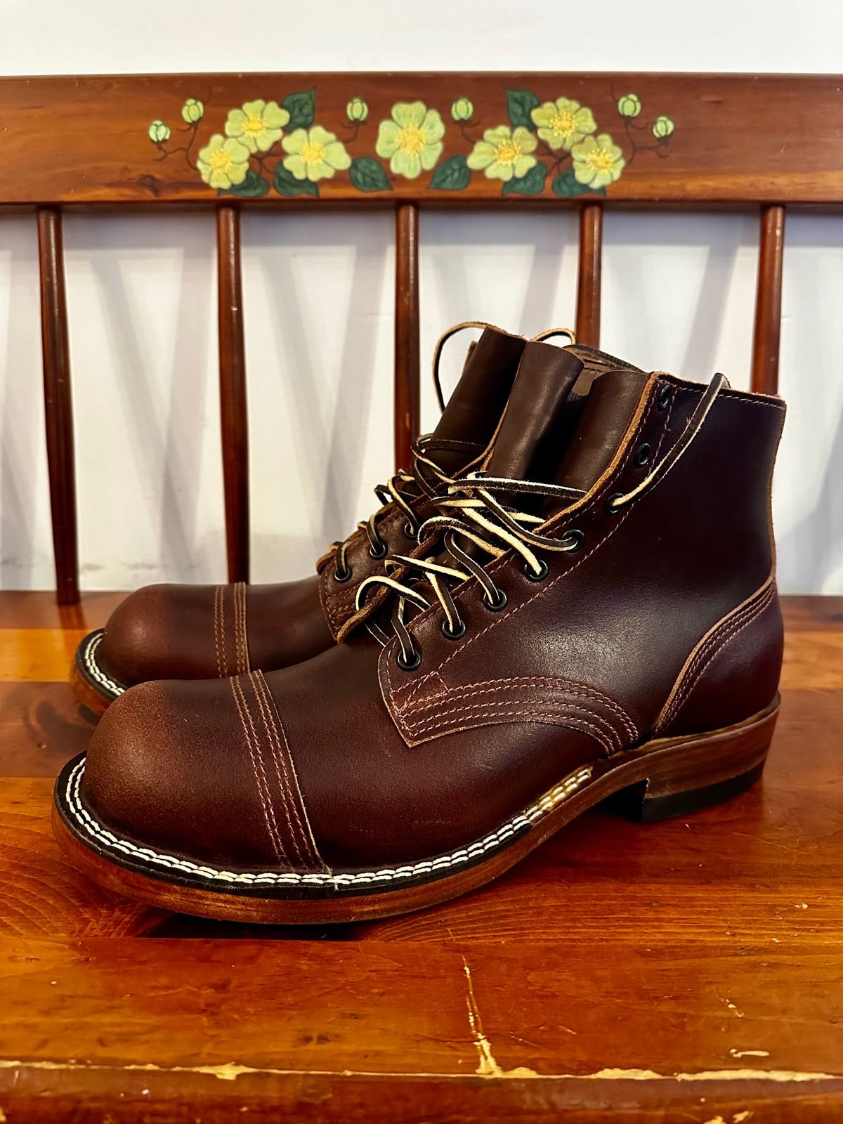 Photo by KeganThunder on October 1, 2024 of the Nicks MTO in Horween Tan Waxed Flesh.