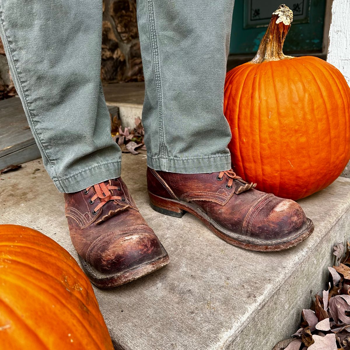 Photo by KeganThunder on November 24, 2024 of the Nicks MTO in Horween Tan Waxed Flesh.