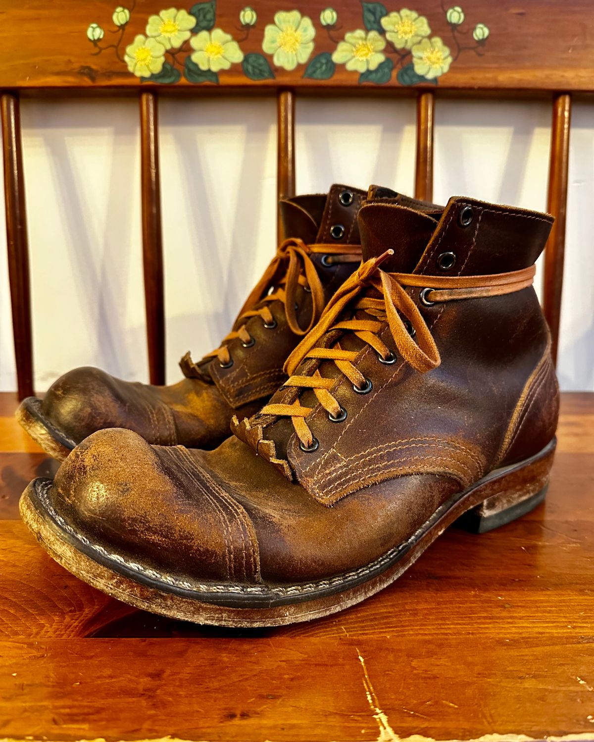 Photo by KeganThunder on January 5, 2025 of the Nicks MTO in Horween Tan Waxed Flesh.