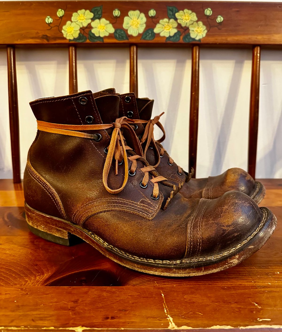 Photo by KeganThunder on January 5, 2025 of the Nicks MTO in Horween Tan Waxed Flesh.