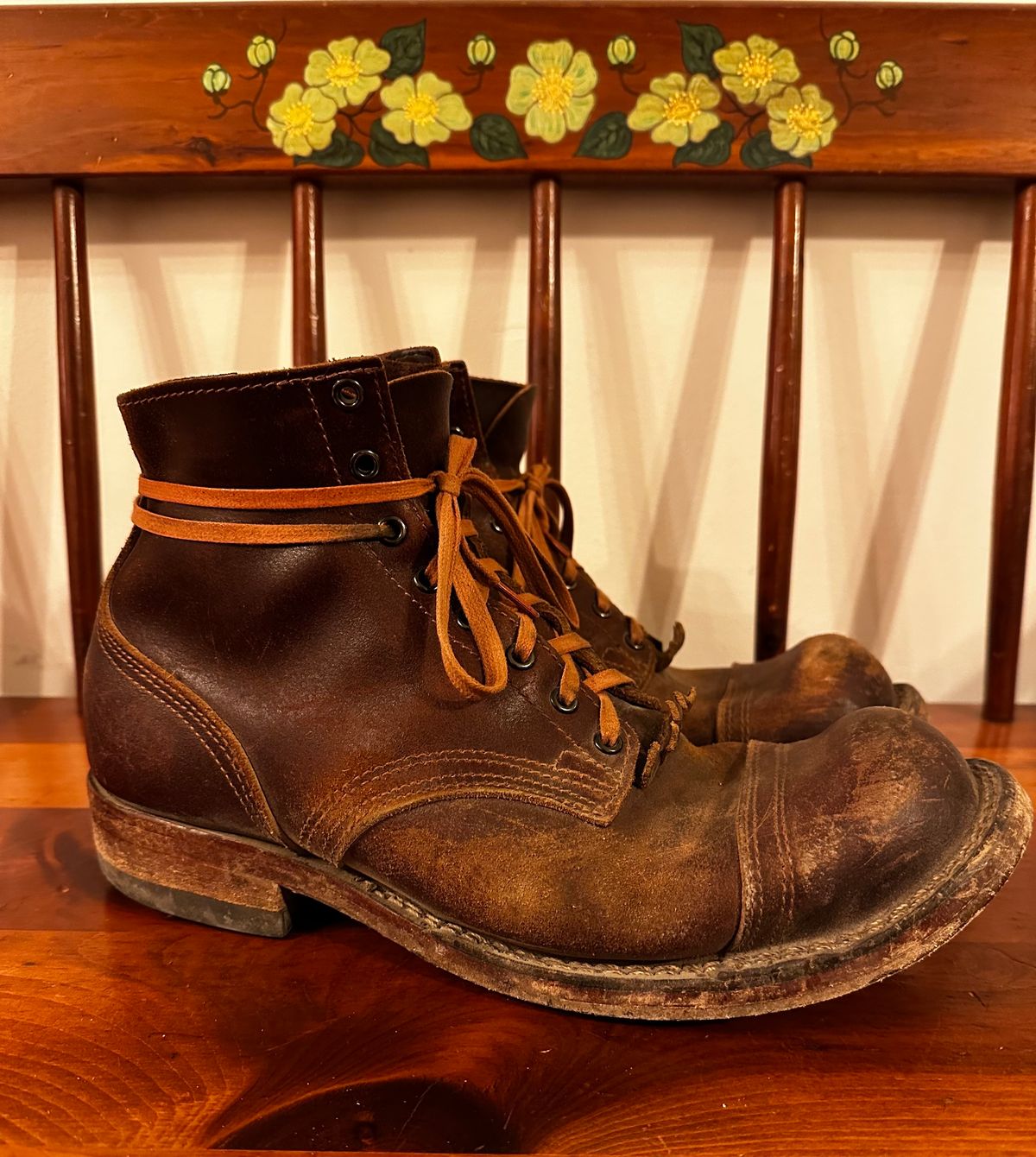 Photo by KeganThunder on February 6, 2025 of the Nicks MTO in Horween Tan Waxed Flesh.
